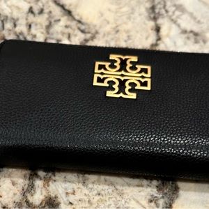 Tory Burch wallet